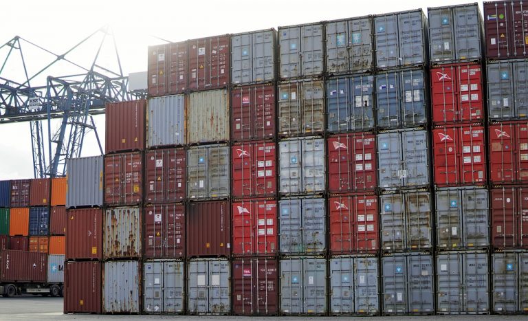 Wielka Brytania narzuciła inne obowiązki, gdy idzie o eksport i tranyt towarów