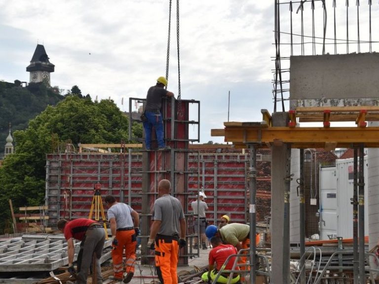 Bezpieczeństwo i normy dotyczące stosowania rusztowań elewacyjnych